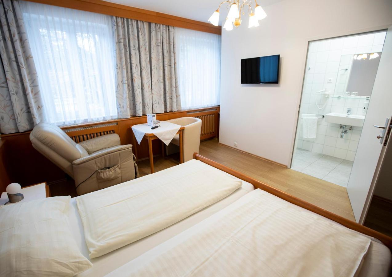 Hotel-Gasthof Martinek Baden Bagian luar foto