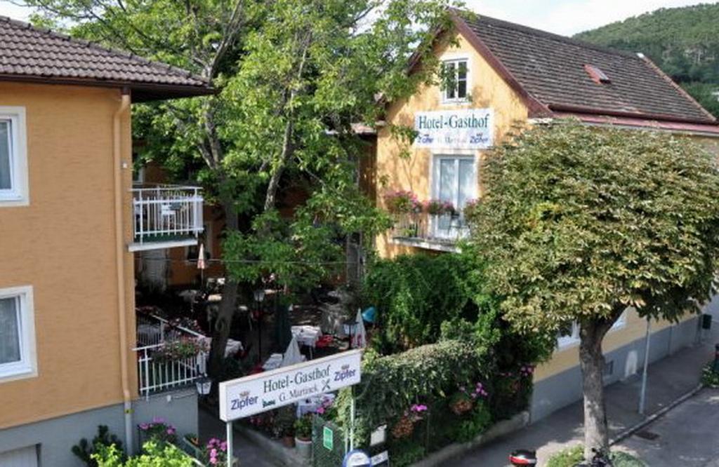 Hotel-Gasthof Martinek Baden Bagian luar foto