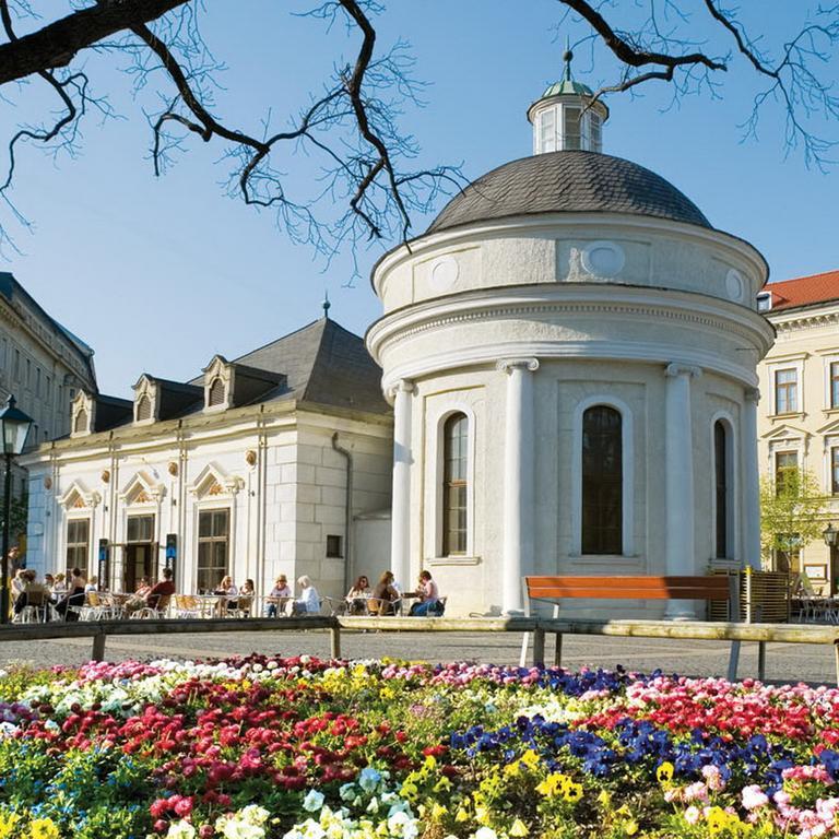 Hotel-Gasthof Martinek Baden Bagian luar foto