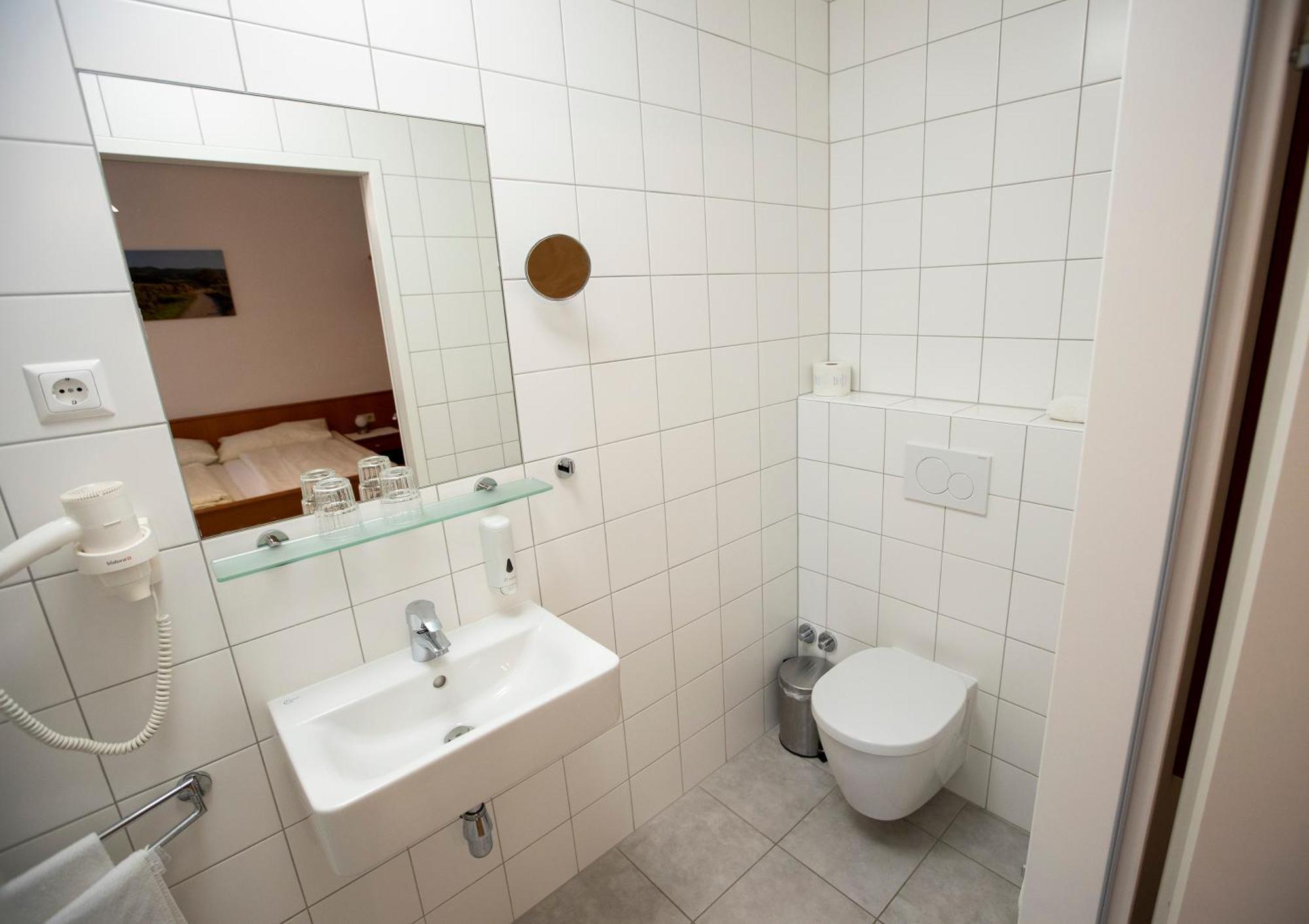 Hotel-Gasthof Martinek Baden Bagian luar foto