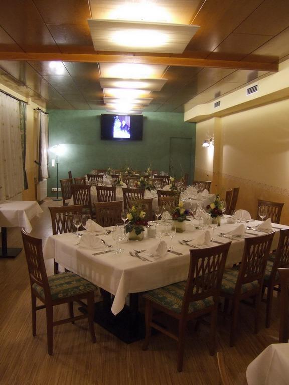 Hotel-Gasthof Martinek Baden Bagian luar foto