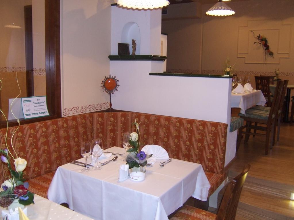 Hotel-Gasthof Martinek Baden Bagian luar foto
