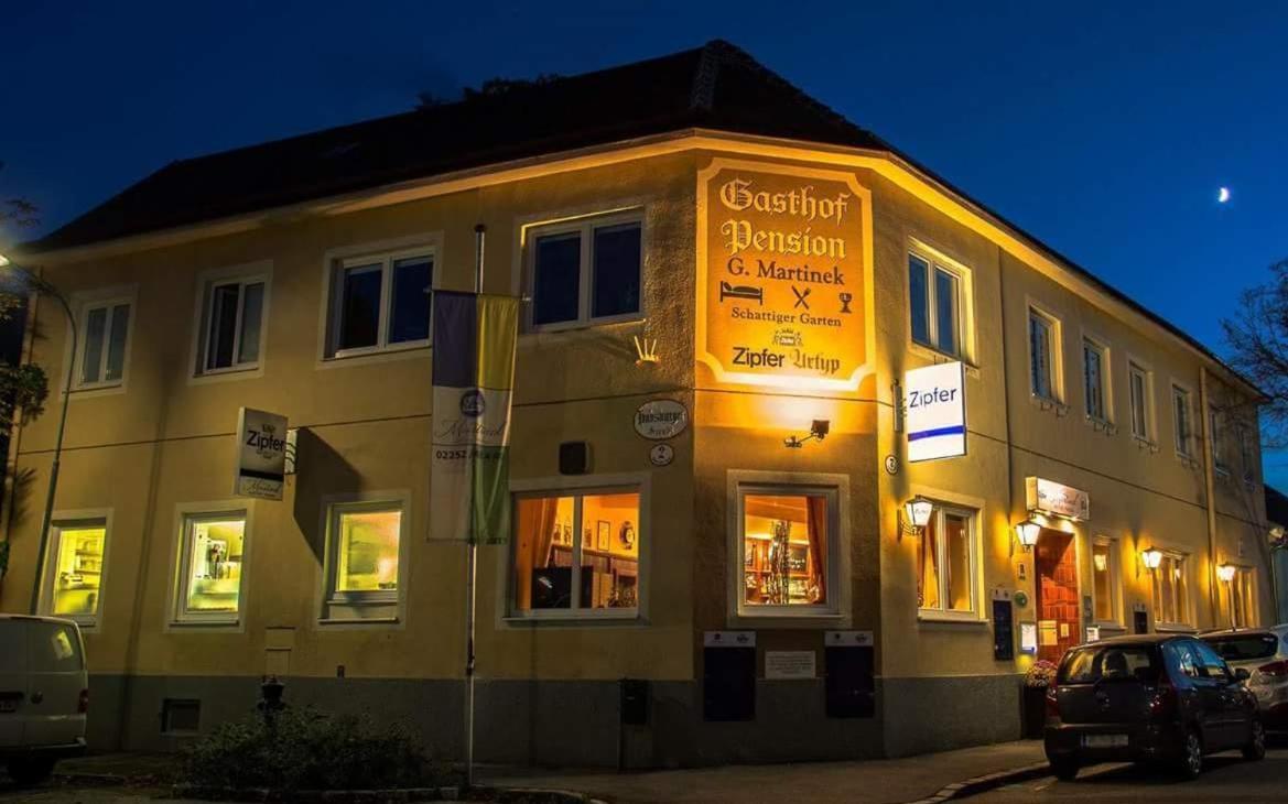 Hotel-Gasthof Martinek Baden Bagian luar foto
