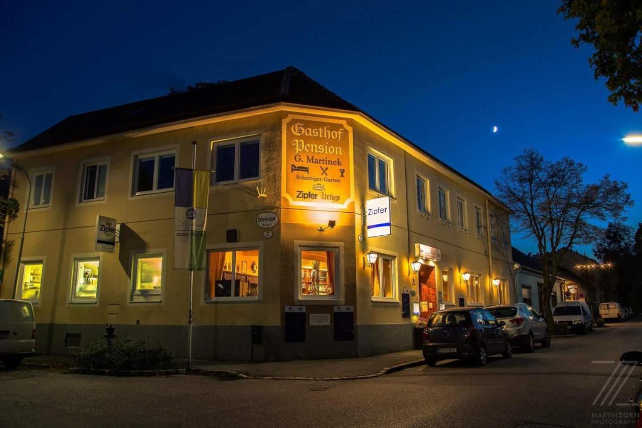 Hotel-Gasthof Martinek Baden Bagian luar foto